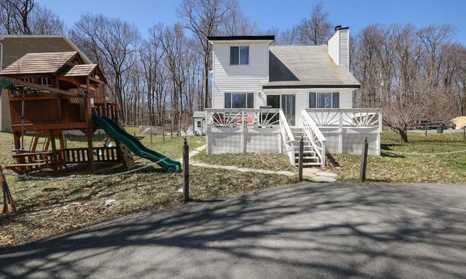 Tobyhanna House | Cozy Poconos Mountain House with 3 bedrooms