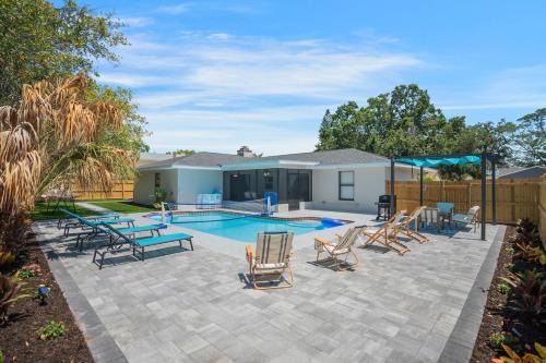 Whitfield Villa | Cozy Pool House, 24 min to Beach