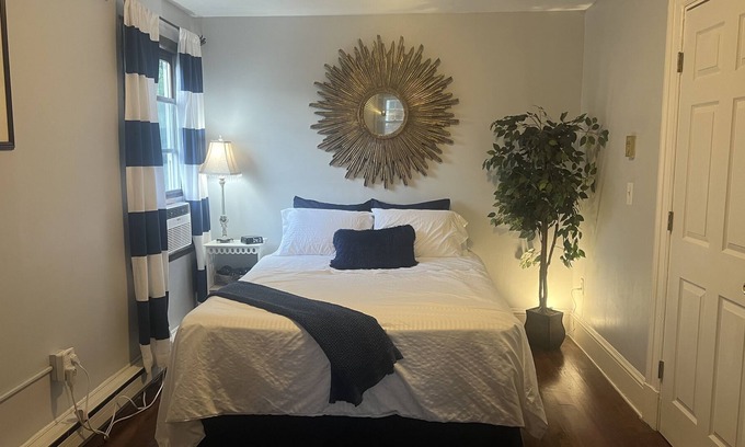 New London Apartment | Cozy Post Hill apartment - close to casinos & beaches