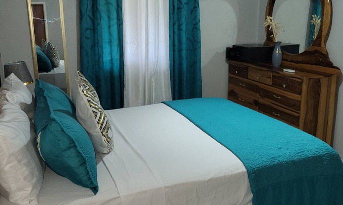 Buff Bay House | Cozy & private 2BR home with AC ,WIFI and Free parking