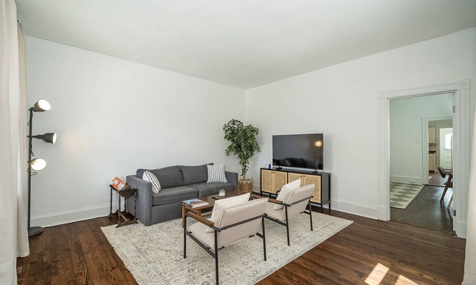 The Hill House | Cozy, Private home near St. Louis Zoo, Arch, Busch Stadium, and Forest Park