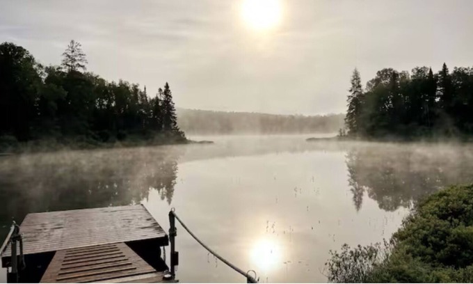 Kearney Cottage | Cozy & Private Lakefront Cabin in Muskoka