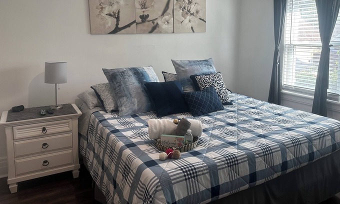 Englewood House | COZY PRIVATE ROOM"B"