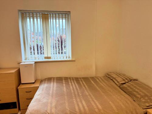 Colchester House | Cozy Private Room with Free Wi-Fi