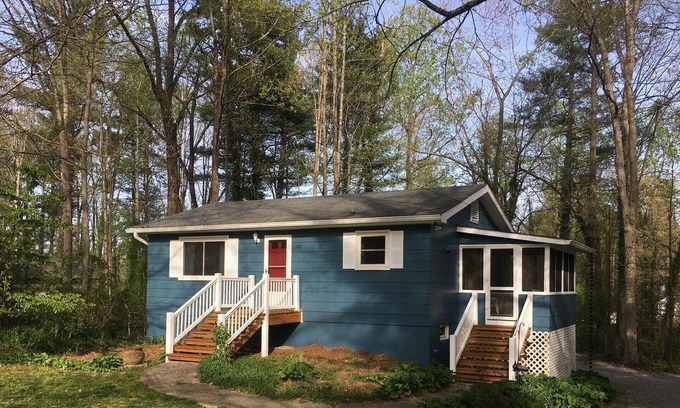 Laurel Park House | Cozy, Quiet, and Convenient in the heart of Western North Carolina