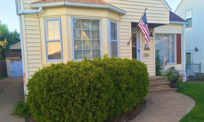 Parma House | Cozy & Quiet beautiful 4 bedrooms , close to downtown, Cleve clinic