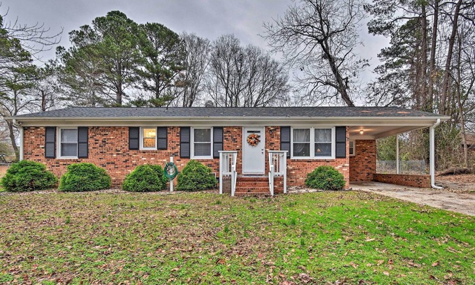 Sanford House | Cozy & Quiet Sanford Home ~ 5 Mi to Downtown!