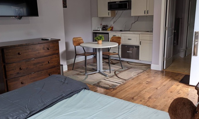 Hathaway Apartment | Cozy Remodeled Studio with Patio in San Jose