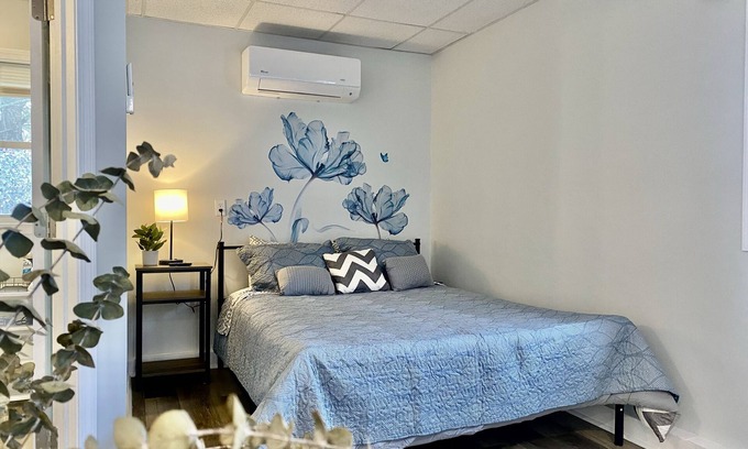 Old Orchard Beach Apartment | Cozy renovated studio. Pet friendly