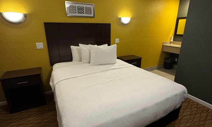 Des Moines Hotel | Cozy Rest Motel