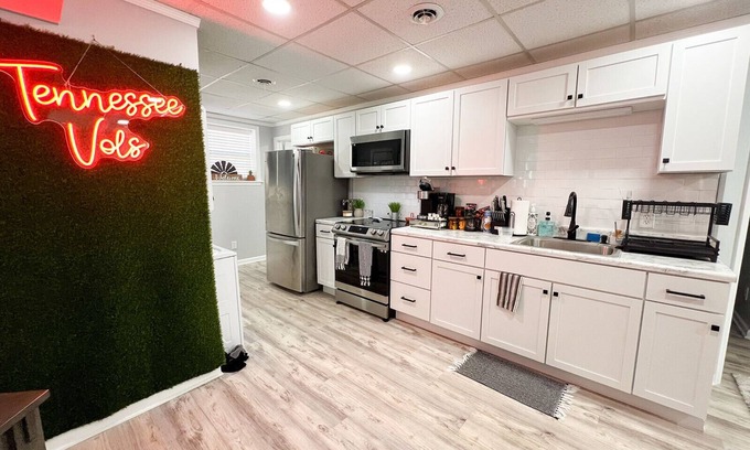 Knoxville Apartment | Cozy Retreat - Near Downtown!