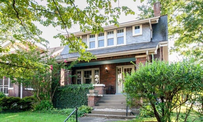 Bonnycastle House | Cozy Retreat Near Expo Center