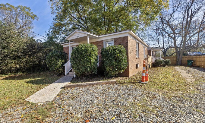 Charlotte Villa | Cozy Retreat near Uptown with Hot Tub