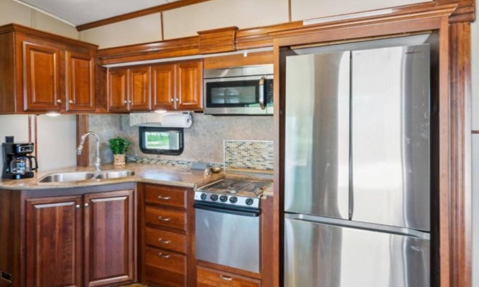 Counce House | Cozy river front RV with WiFi and AC in lovely Savannah, TN.