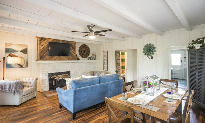 Franklin House | Cozy River Retreat w/ Private Beach within 20 minutes of the city