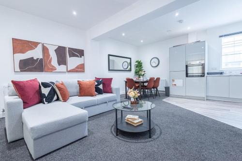 Gravesend Apartment | Cozy Riverside Apartment 5mins to train station