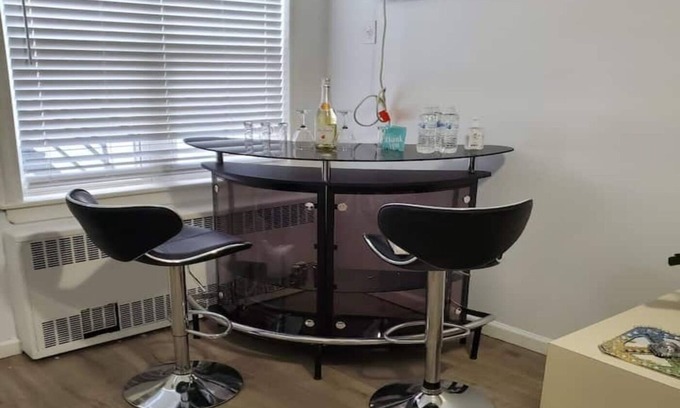 Canarsie Apartment | Cozy Rockaway Getaway near JFK Airport sleeps 4!