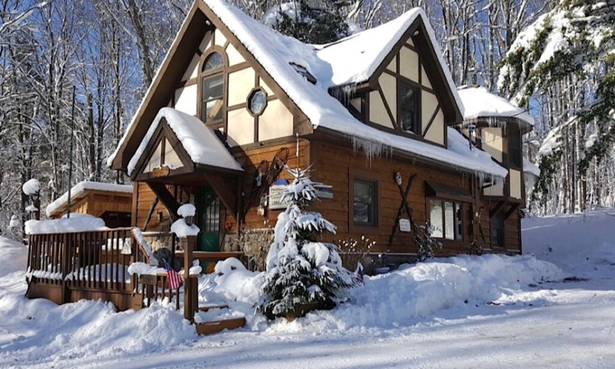 Great Valley Ski Chalet | Cozy & Rustic 3 bdr chalet w/plenty of privacy!