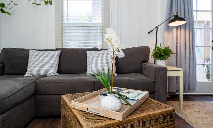 Salinas House | Cozy & Rustic APT w/ All Amenities near Monterey