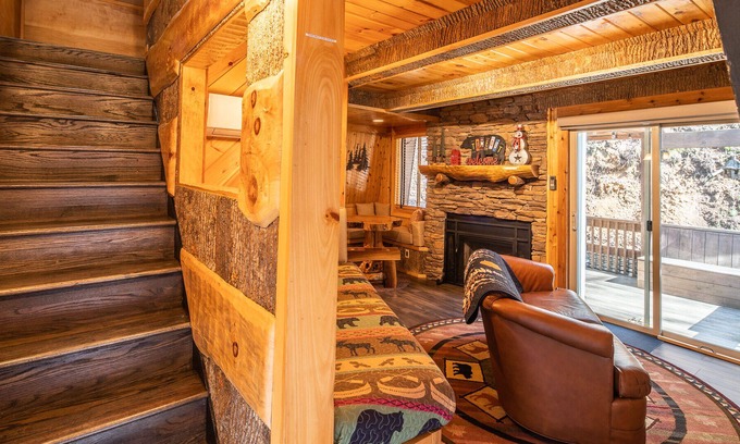 Banner Elk Ski Chalet | COZY-RUSTIC-CABIN FOR TWO-BANNER ELK/SUGAR MTN 1/1