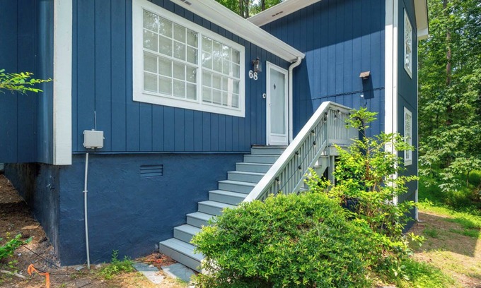 Bynum House | Cozy Rustic Gem ~ 15 min to UNC ~ Queen Beds ~ pkg