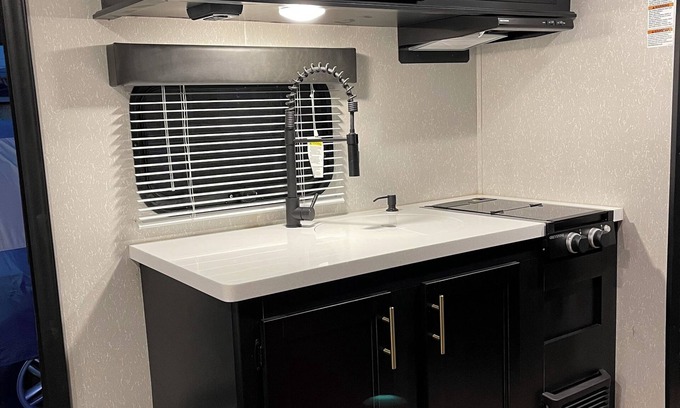 Hemet House | Cozy RV in Enchanting Hemet with WiFi, AC
