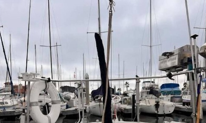 South Redondo Boat Rental | Cozy Sailboat