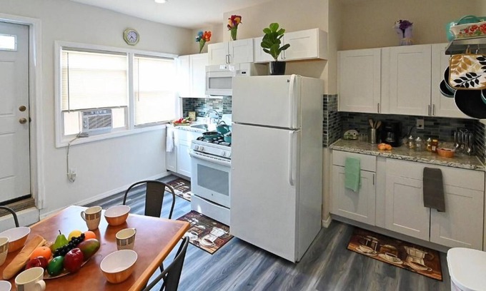 Communipaw Apartment | Cozy Sanctuary