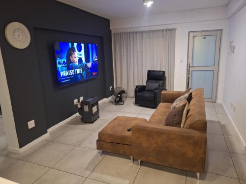 Germiston Apartment | Cozy & Secure 2-Bedroom Retreat