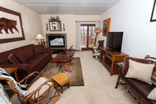Seven Springs Apartment | Cozy Seven Springs 1 Bedroom Condo with Private Deck condo