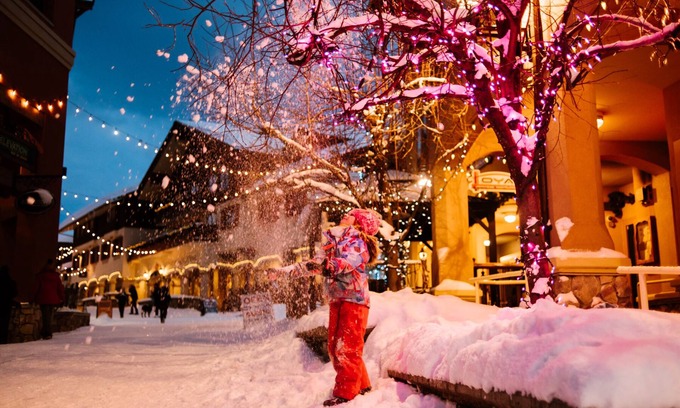 Fairways House | Cozy Ski-in 1 Bed Suite. Short walk to the Village & Ski Lifts. Family-Friendly.