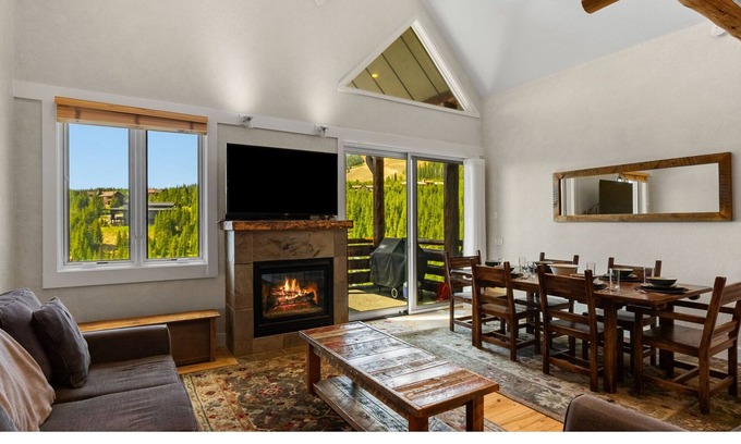 Saddle Ridge Condo | Cozy Ski In/Out Condo! Private Patio ,Hot Tub, + Grill!