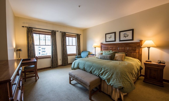 Crested Butte Apartment | Cozy Ski Retreat in Crested Butte | Hot Tub
