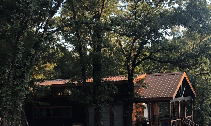 Gordonville House | Cozy Small Cabin , located near Lake Texoma . #1 of 2 cabins available
