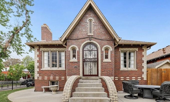 Highland Apartment | Cozy & spacious apartment walking distance to the best of Denver!