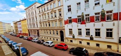 Halle House | Cozy spacious room near Halle Hbf w/ iPad, Netflix & Wi-Fi