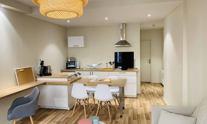 Sablon - Trudaine Apartment | "Cozy spirit" on central plateau