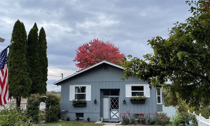 Kendall Cottage | Cozy Spotless Lake Cottage- Flowers Galore, Fall Foliage and Gorgeous Sunsets