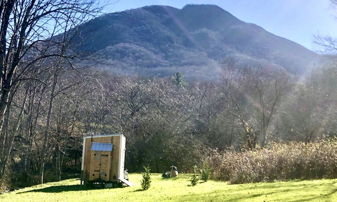Creston Cabin | Cozy Streamside Tiny Cabin at The Peak