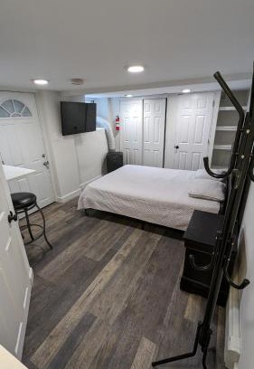 North Bergen Apartment | Cozy Studio 250'sqf with kitchenette and private bathroom Close to Time Square NYC