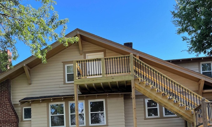 Northeast Kansas City Apartment | Cozy studio apartment for monthly rentals in a quiet residential area.
