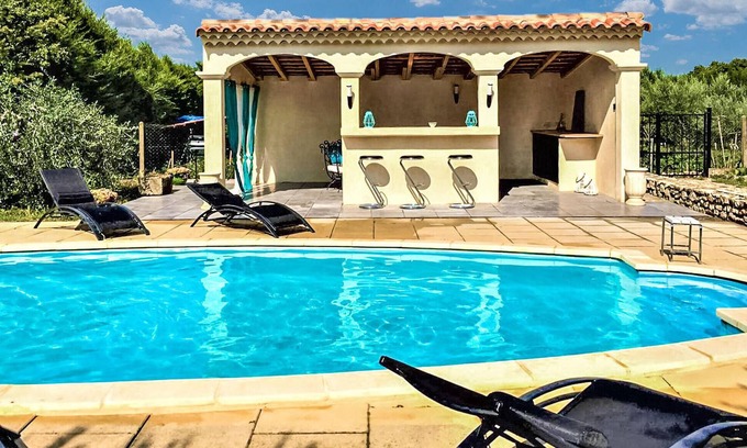 Pouzilhac Apartment | Cozy studio apartment with spacious terrace and private swimming pool
