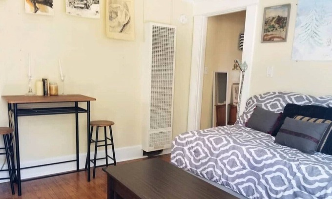 Golden Hill Cottage | Cozy Studio, Great Location, Separate Entrance!