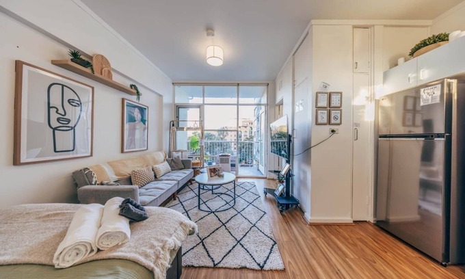 Glebe Apartment | Cozy Studio in Central Glebe