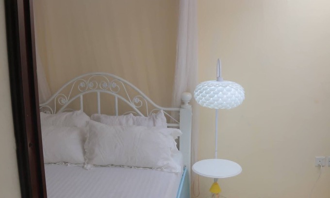 Kampala Apartment | Cozy studio in excellent Kampala with AC, WiFi