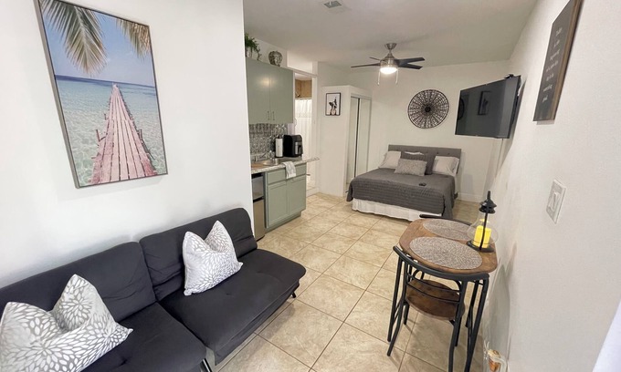 Orlando Apartment | Cozy studio in fabulous Orlando close to everything