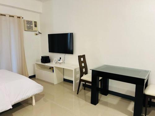 Moonwalk Apartment | Cozy Studio in Paraaque - Perfect for Transients and Long-Stayers Alike