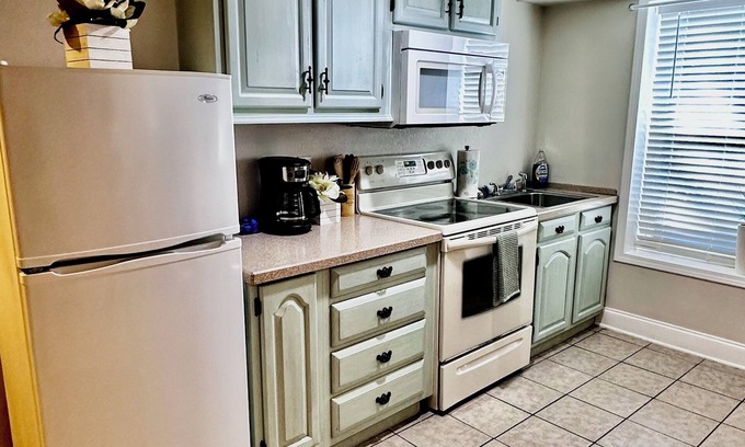 Johnson City Apartment | Cozy studio in peaceful Johnson City- Central to all