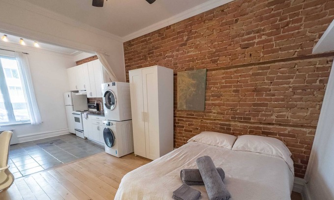 De Lorimier Apartment | Cozy Studio in Plateau 2min to Ave Mont-Royal