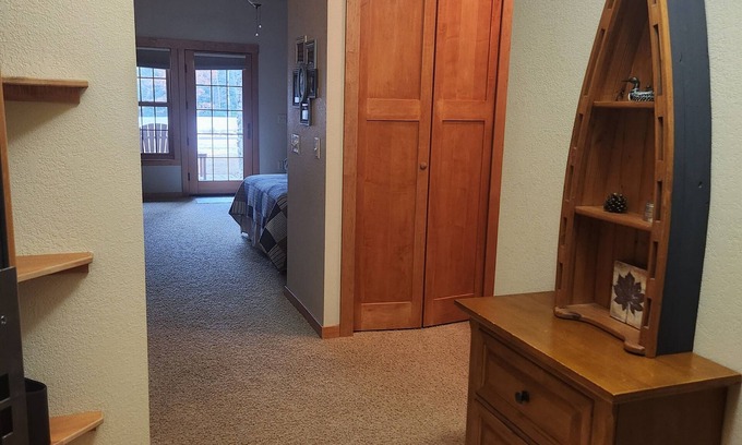 Three Lakes Apartment | Cozy Studio Retreat at Northernaire Resort – Perfect for a Northwoods Getaway!